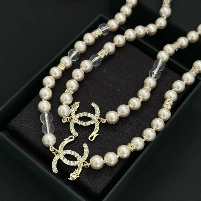 Minimalist Chxnxl Brooches 292272