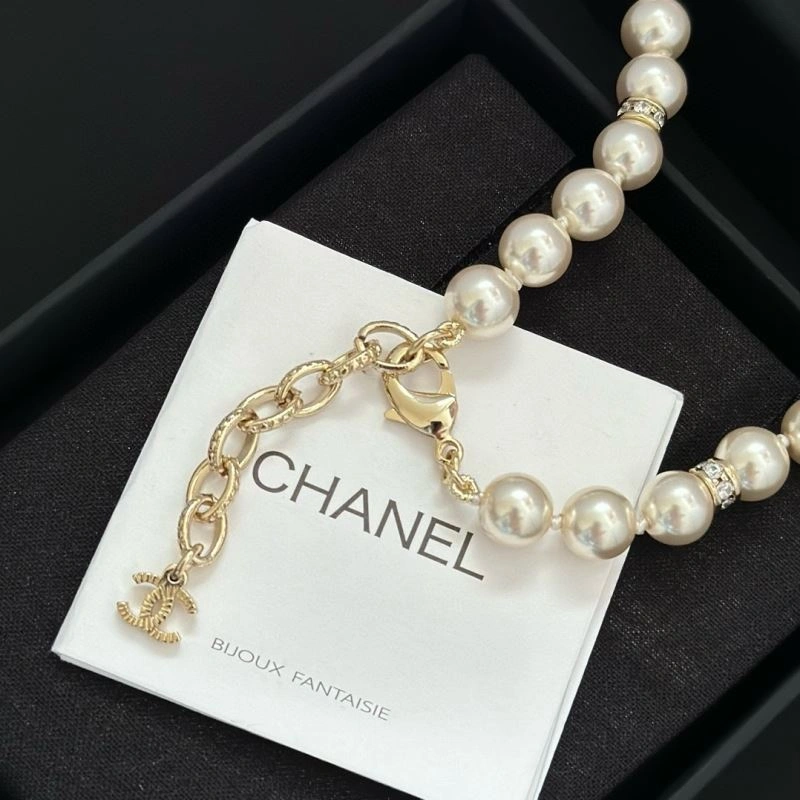 Minimalist Chxnxl Brooches 292272