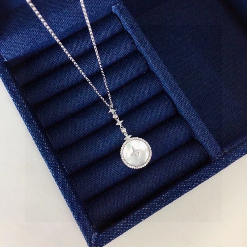Comfortable Axm Necklaces 282067