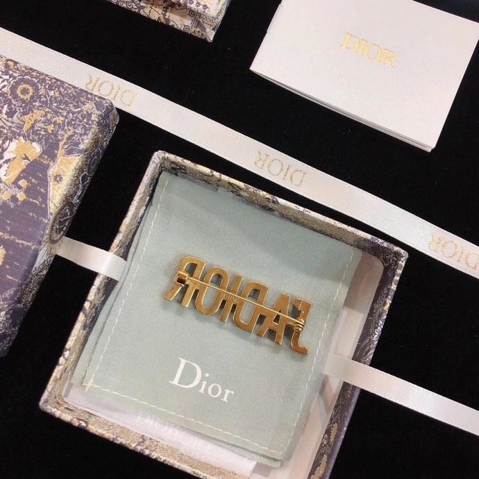 Modern Christian Dxxr Brooches 295451