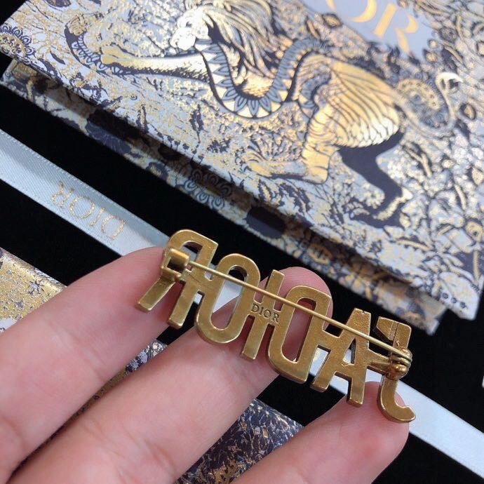Modern Christian Dxxr Brooches 295451