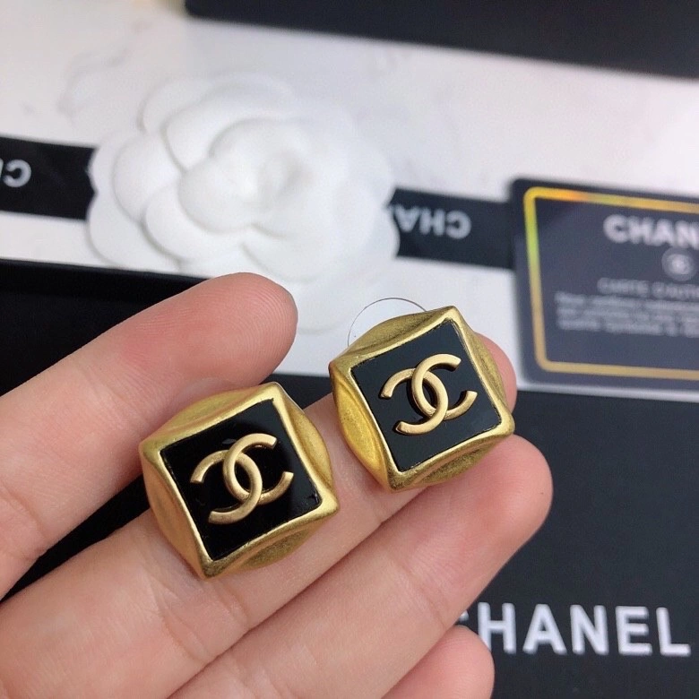 Elegant Chxnxl Earrings 284067