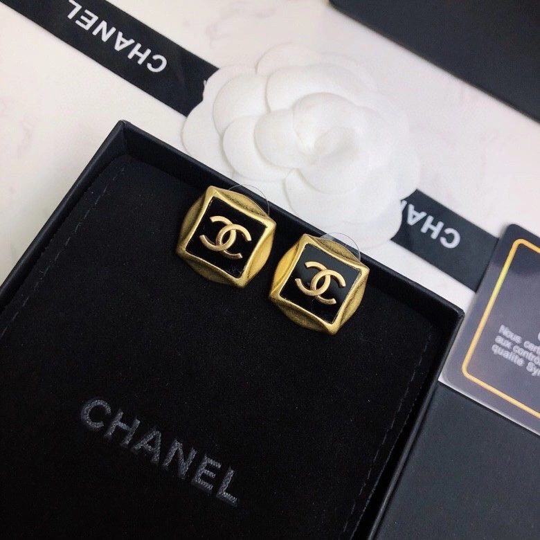 Elegant Chxnxl Earrings 284067