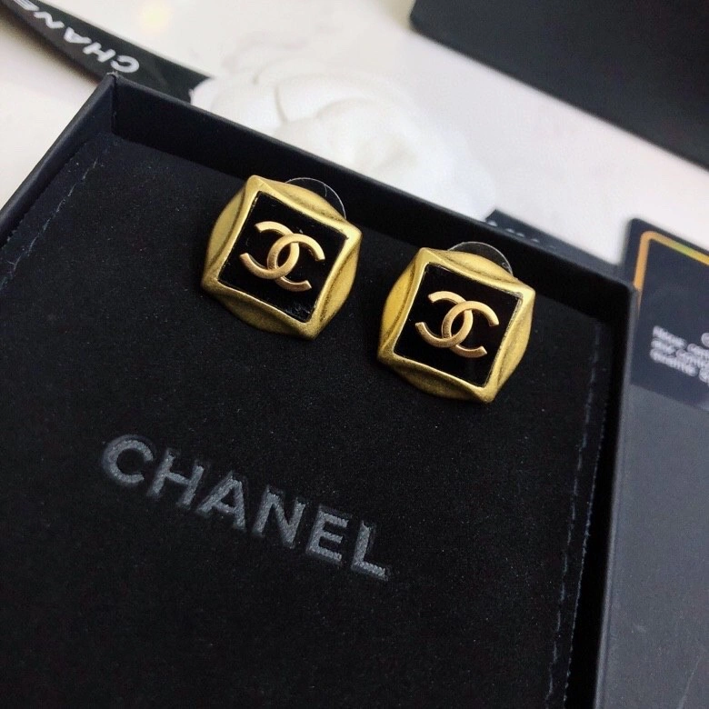 Elegant Chxnxl Earrings 284067