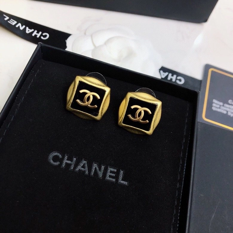 Elegant Chxnxl Earrings 284067