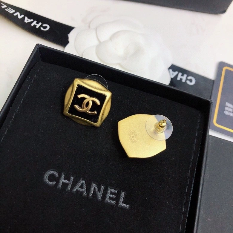 Elegant Chxnxl Earrings 284067