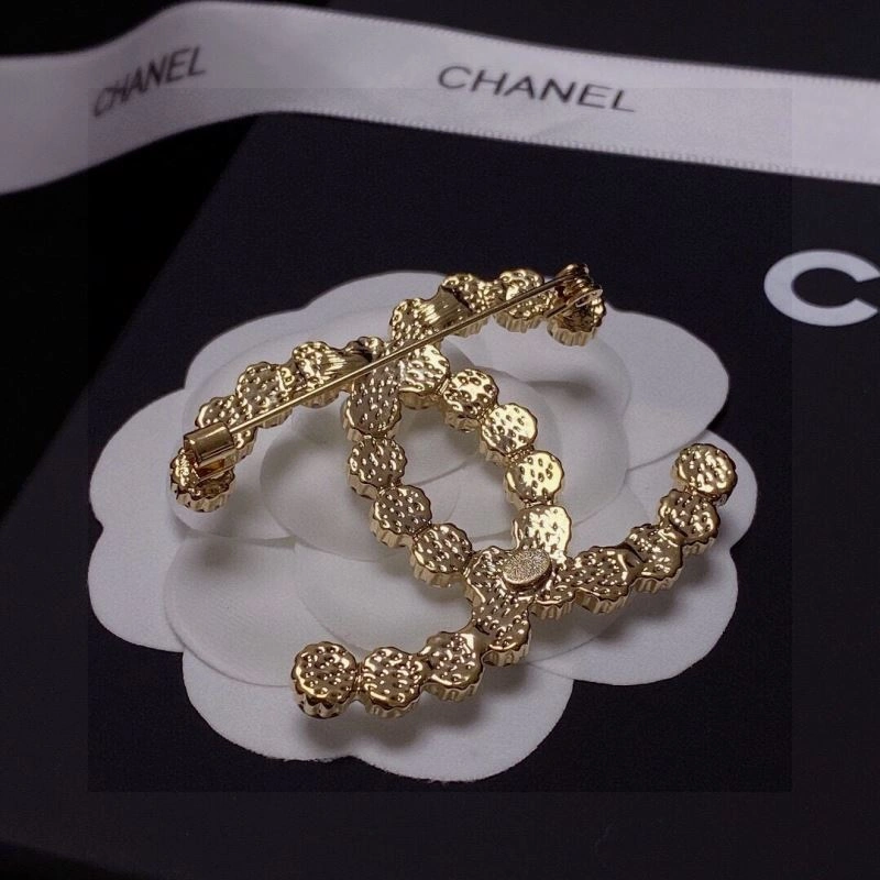 Refined Chxnxl Brooches 292273