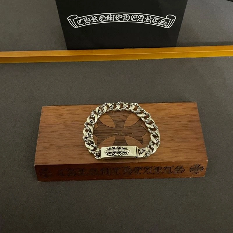 Reliable Chrxmx Hxxrts Bracelets 301316