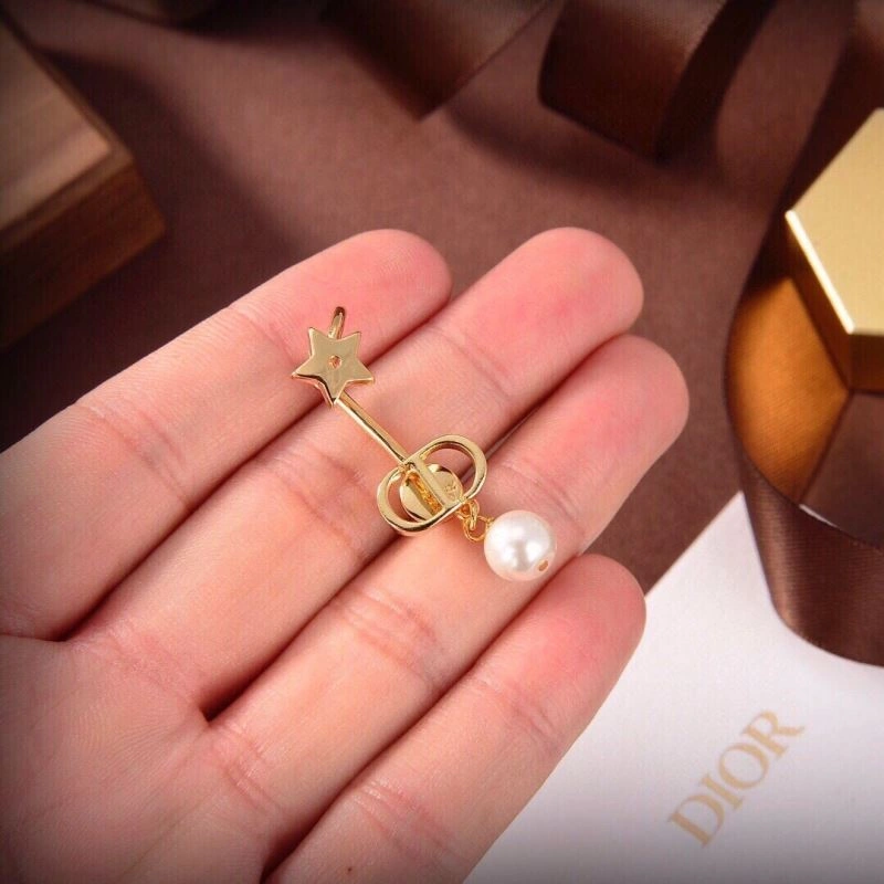 Christian Dxxr Earrings Fashionable 295201