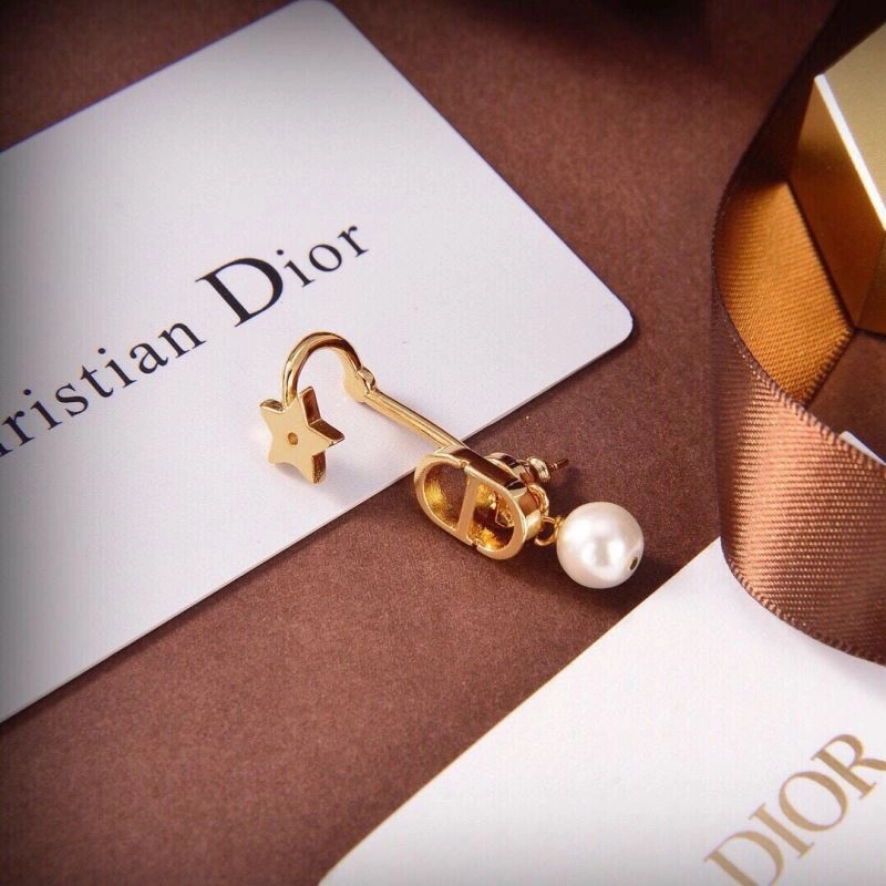 Christian Dxxr Earrings Fashionable 295201