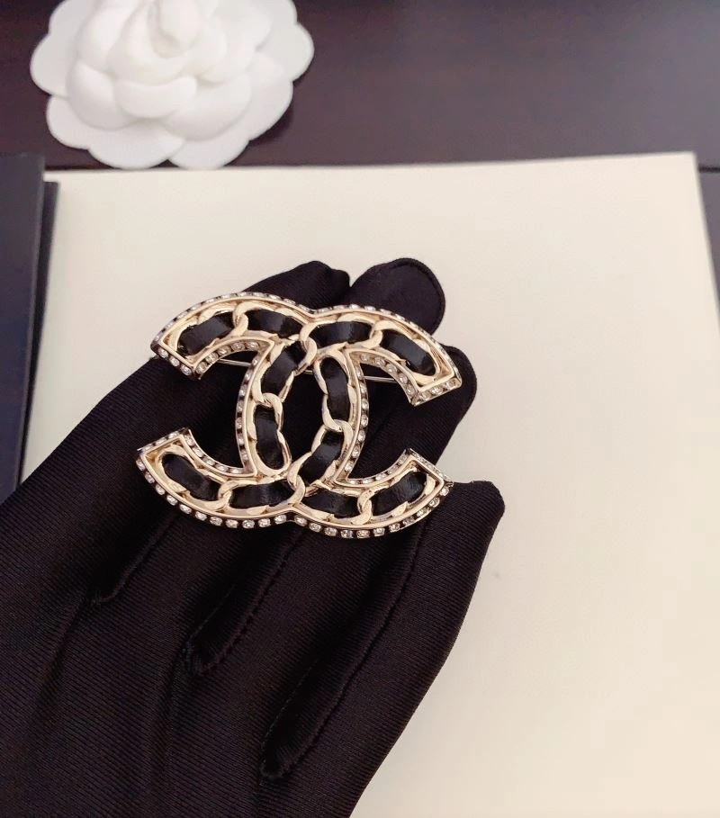 Compact Chxnxl Brooches 292260