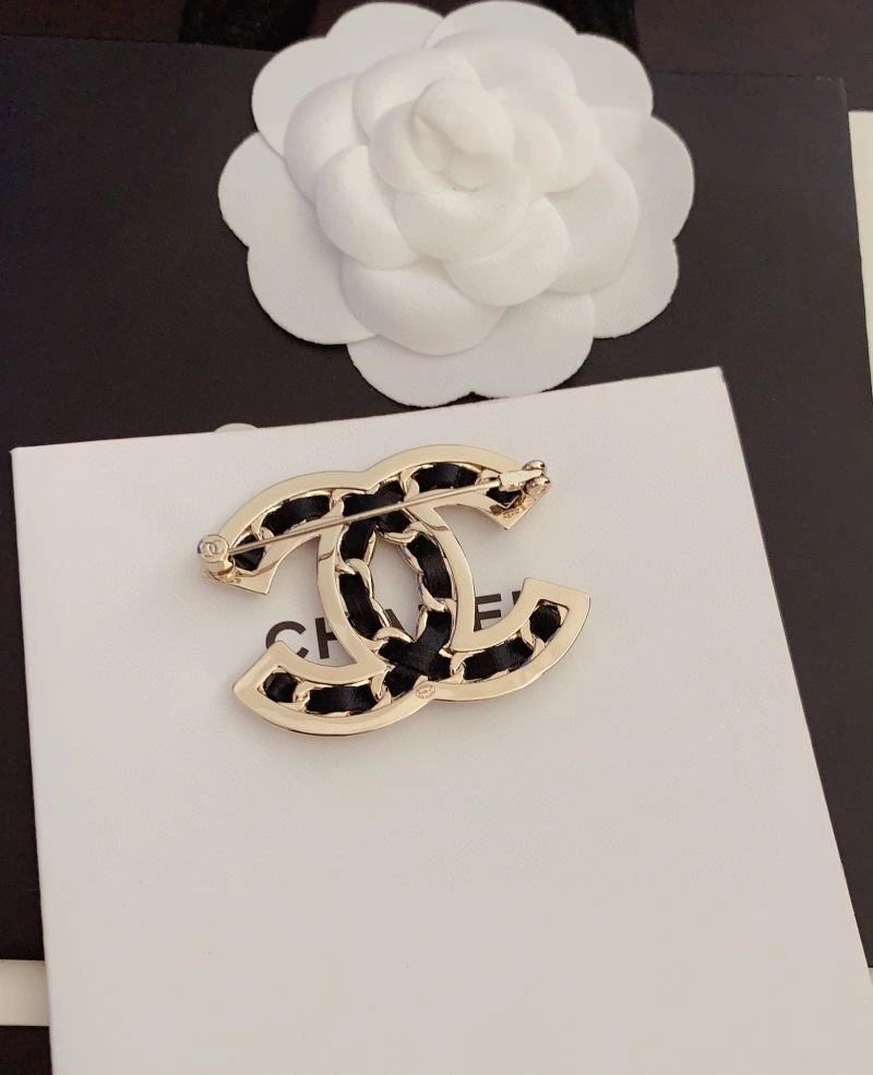 Compact Chxnxl Brooches 292260