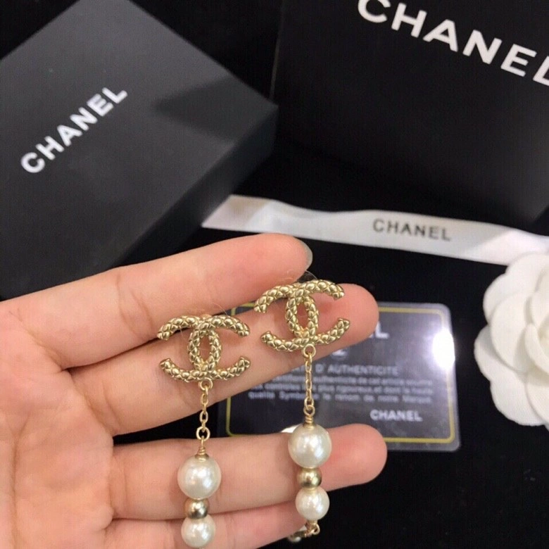 Stylish Chxnxl Earrings 290902