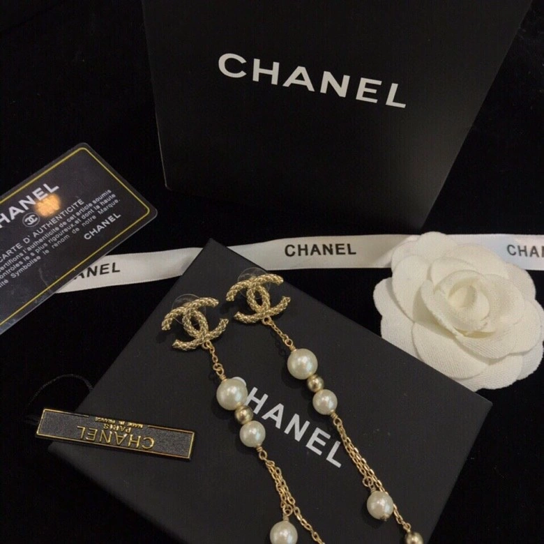Stylish Chxnxl Earrings 290902