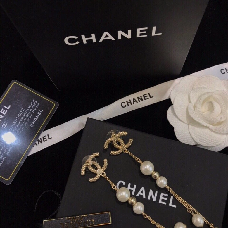 Stylish Chxnxl Earrings 290902