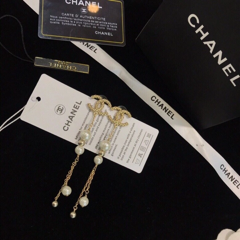 Stylish Chxnxl Earrings 290902