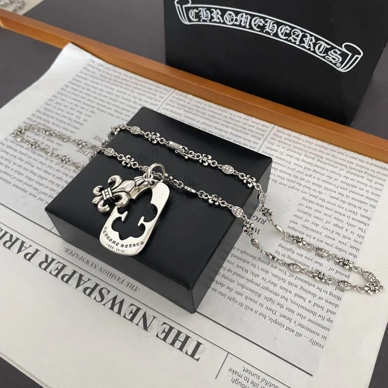 Chrxmx Hxxrts Necklaces DailyWear 300480