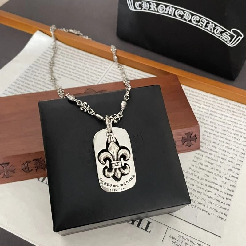 Chrxmx Hxxrts Necklaces DailyWear 300480