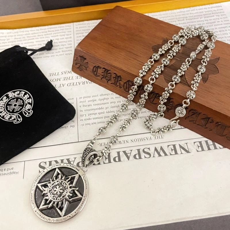 Compact Chrxmx Hxxrts Necklaces 300460