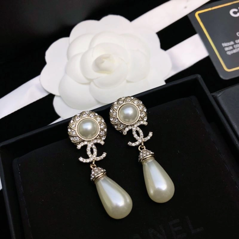 Resilient Chxnxl Brooches 292233