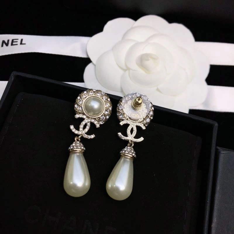 Resilient Chxnxl Brooches 292233