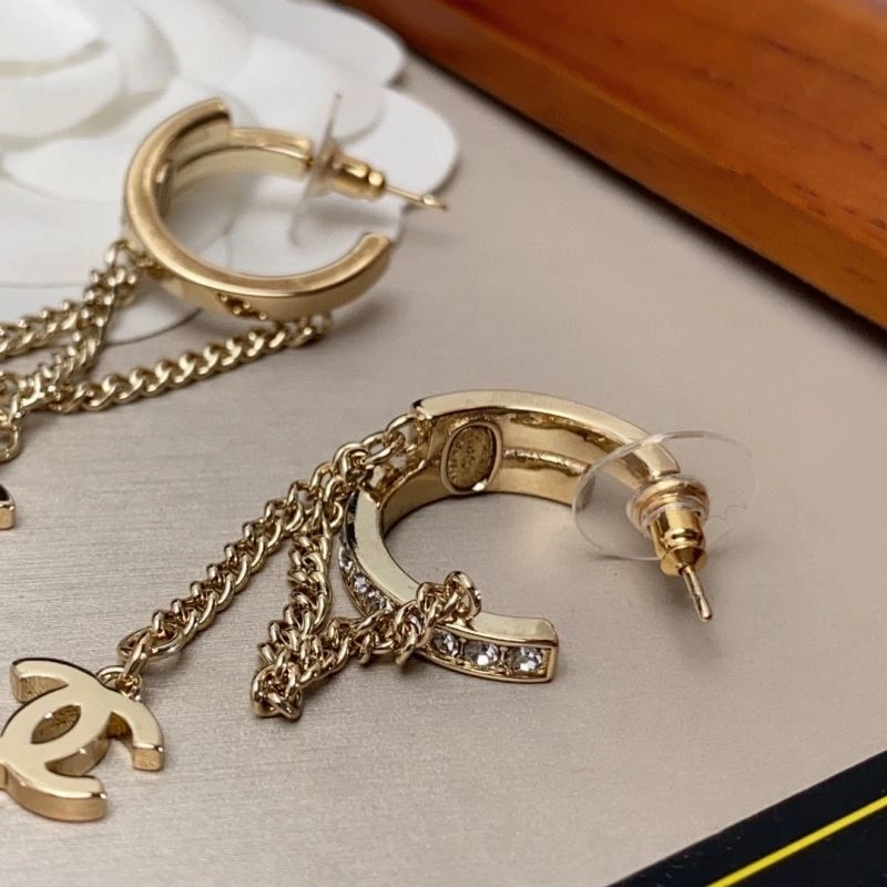 Sophisticated Chxnxl Earrings 290896