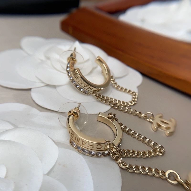 Sophisticated Chxnxl Earrings 290896