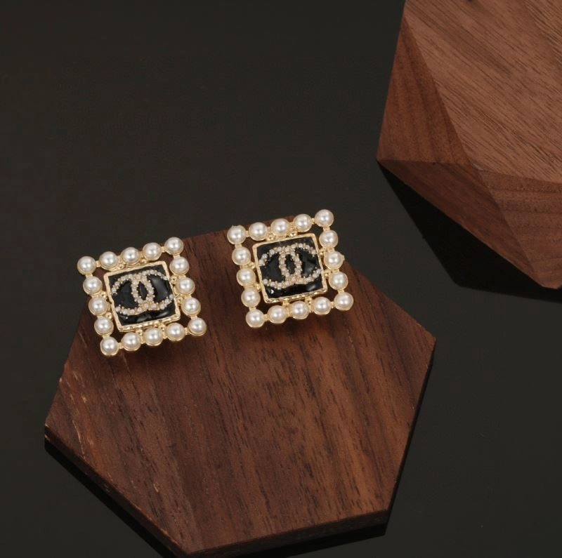 Fashionable Chxnxl Earrings 290891