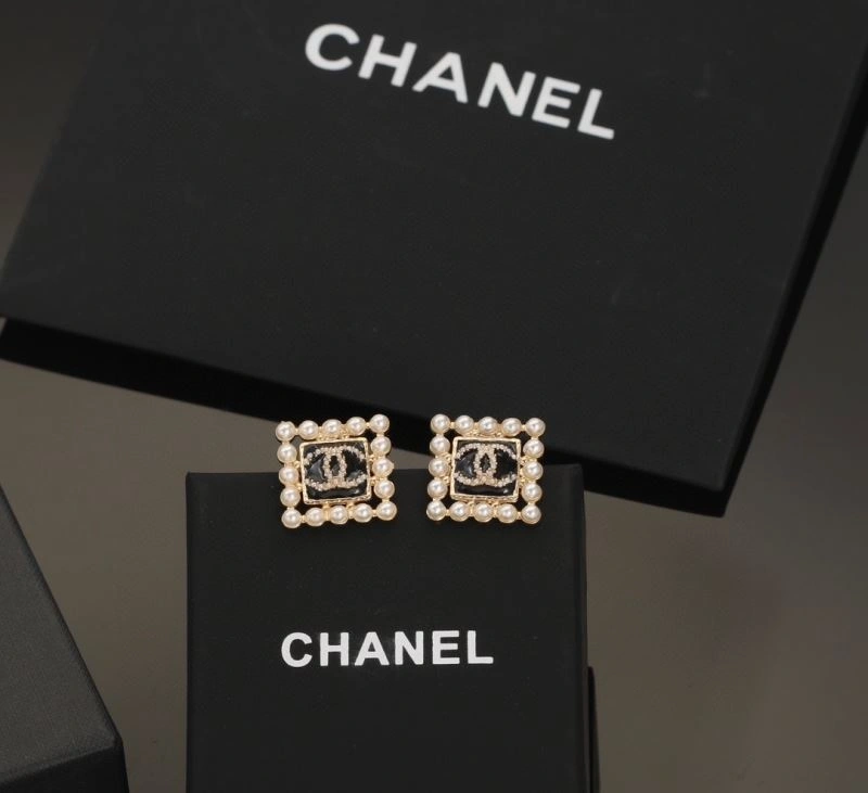 Fashionable Chxnxl Earrings 290891