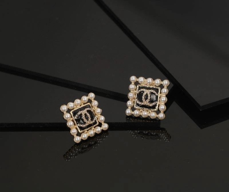 Fashionable Chxnxl Earrings 290891