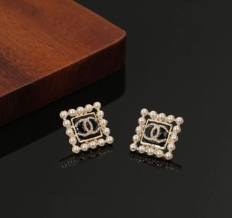 Fashionable Chxnxl Earrings 290891