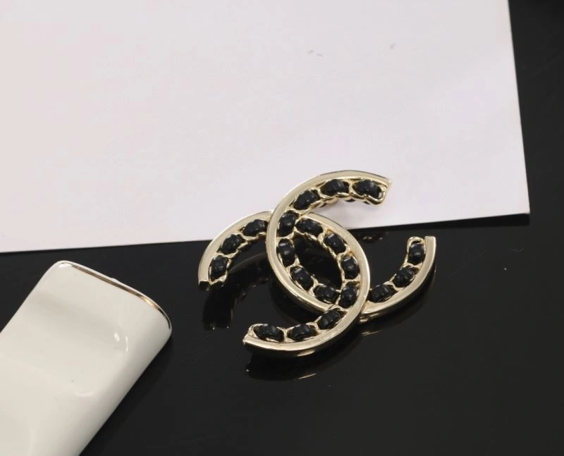 SportInspired Chxnxl Brooches 292240