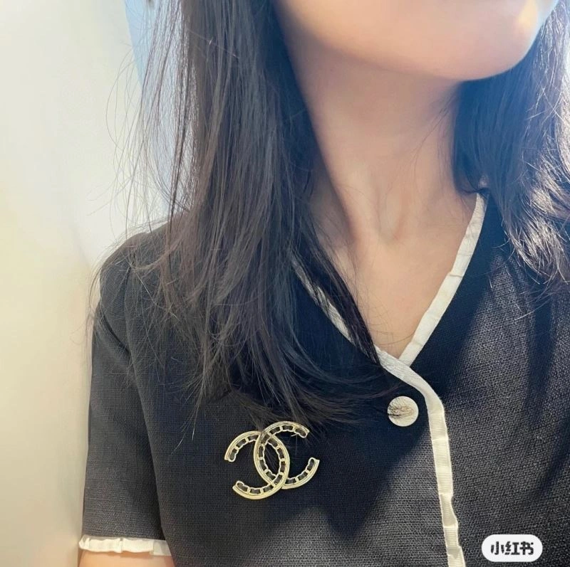 SportInspired Chxnxl Brooches 292240