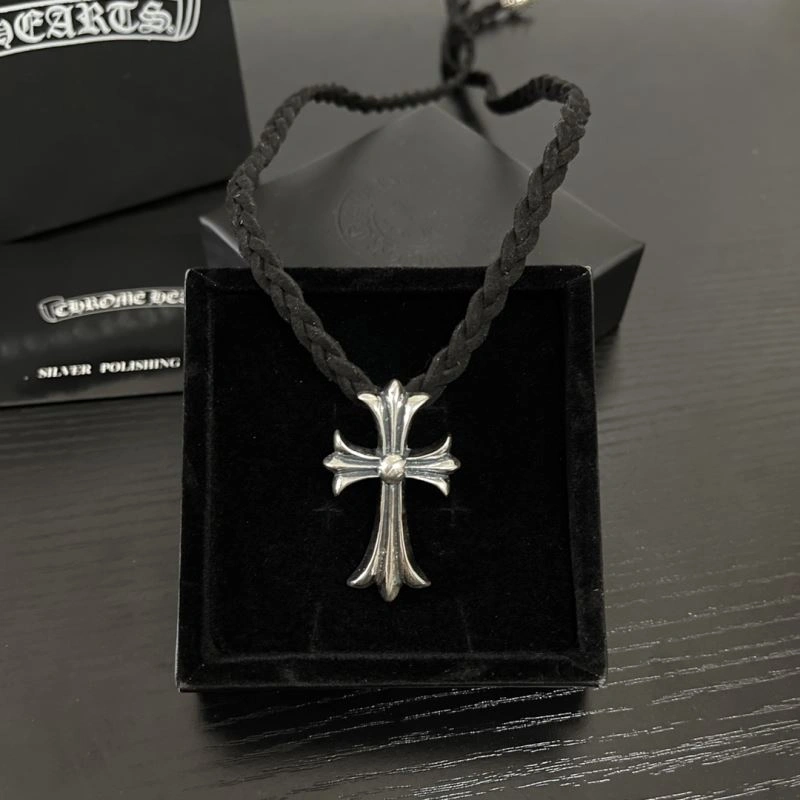 Compact Chrxmx Hxxrts Necklaces 300462