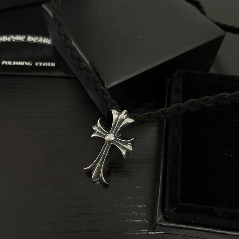 Compact Chrxmx Hxxrts Necklaces 300462