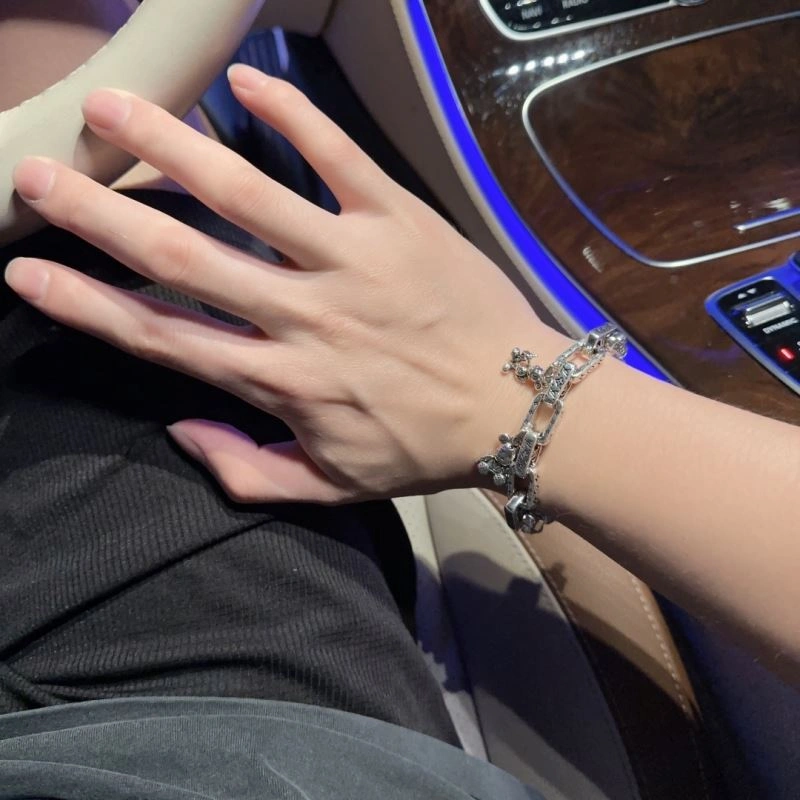 Lightweight LX Bracelets 311817