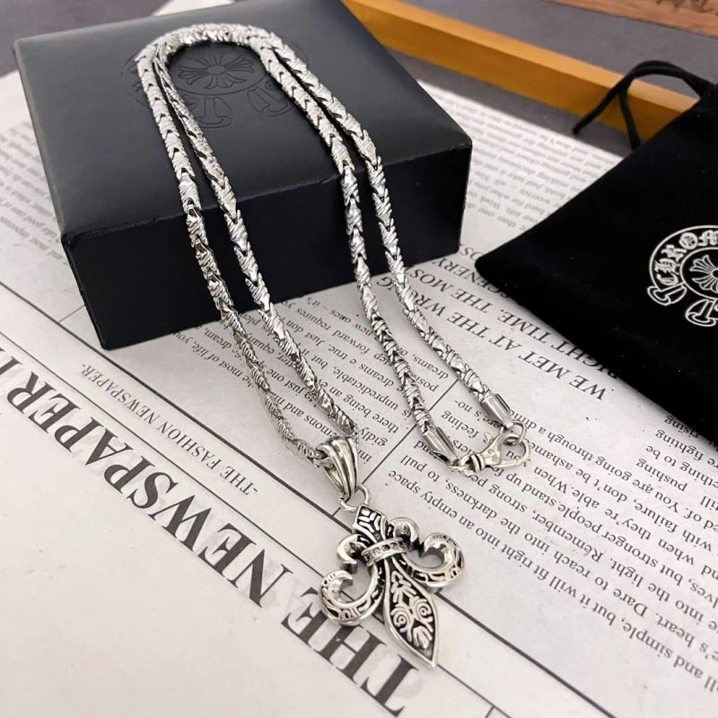 EyeCatching Chrxmx Hxxrts Necklaces 300446