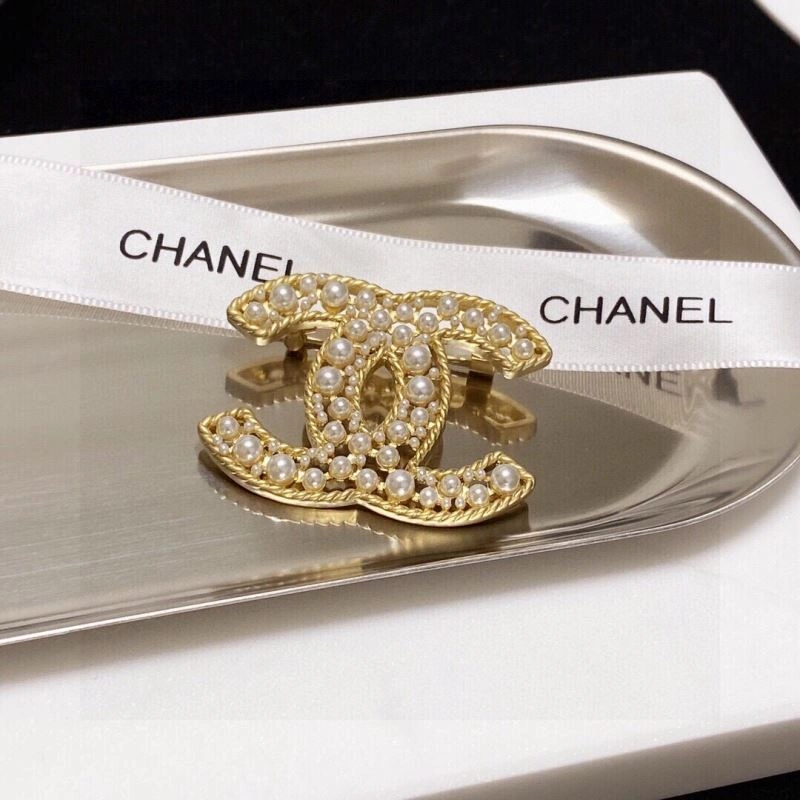 Minimalist Chxnxl Brooches 292242