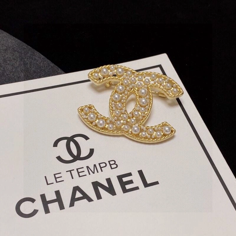 Minimalist Chxnxl Brooches 292242