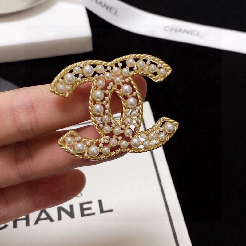 Minimalist Chxnxl Brooches 292242