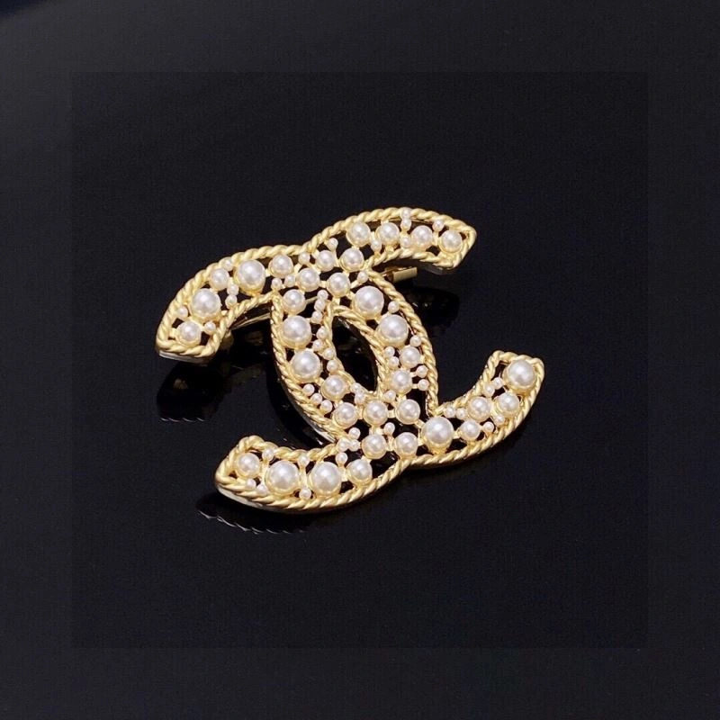 Minimalist Chxnxl Brooches 292242