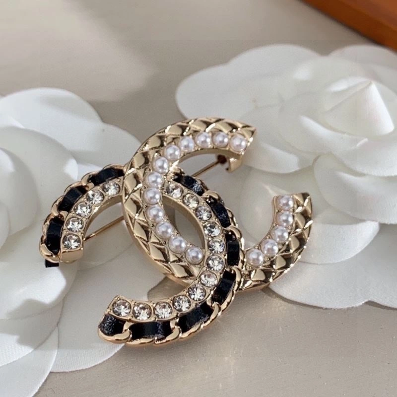 EasyMatch Chxnxl Brooches 292218