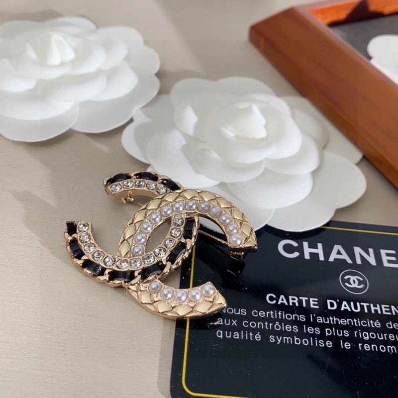 EasyMatch Chxnxl Brooches 292218