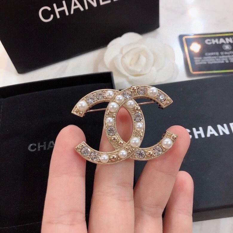 Modern Chxnxl Brooches 292208