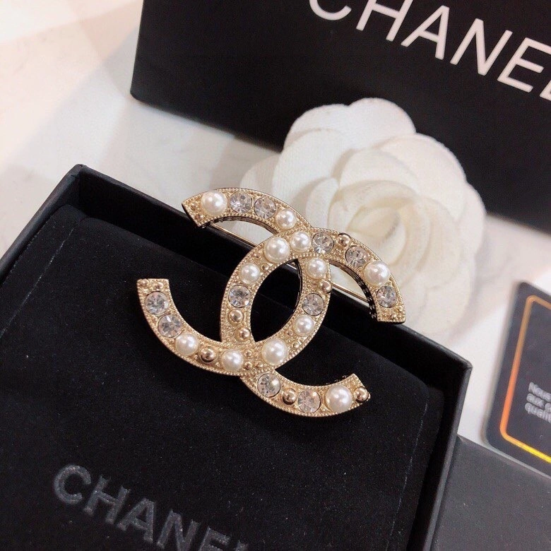 Modern Chxnxl Brooches 292208