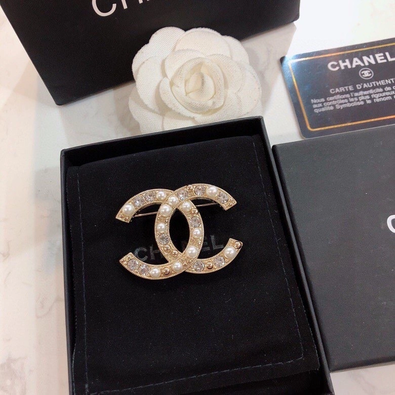 Modern Chxnxl Brooches 292208