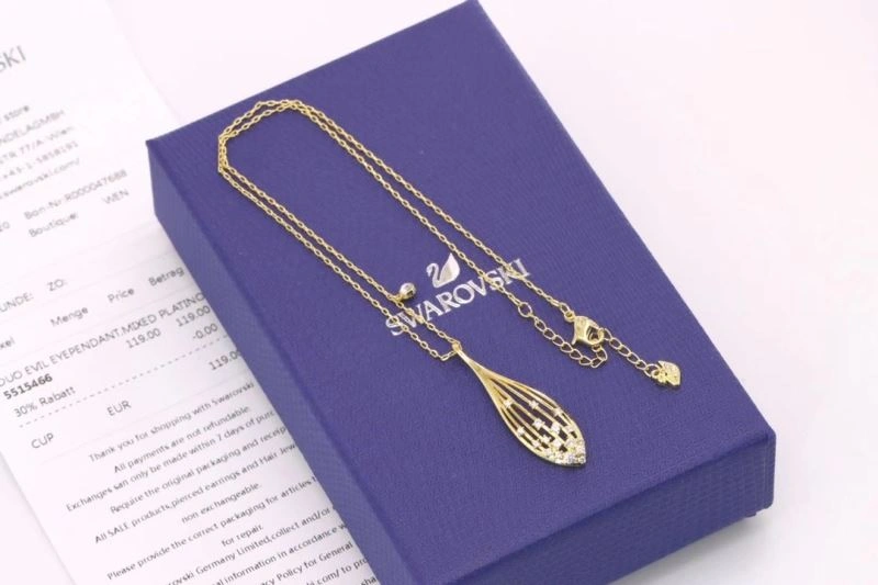 Swxrxvski Necklaces Reliable 315136