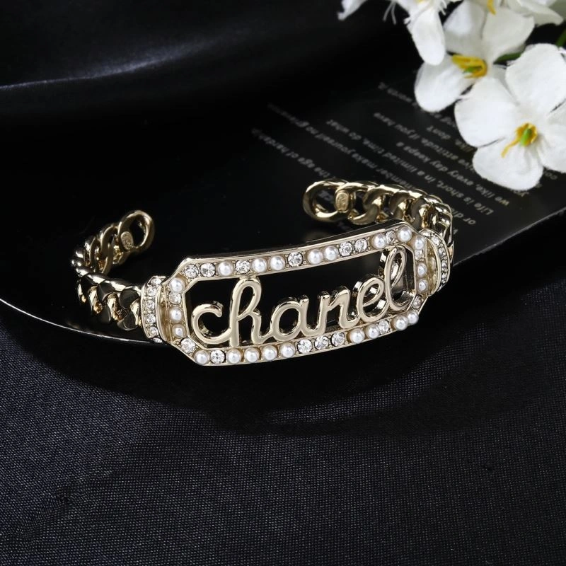 Refined Chxnxl Bracelets 293064