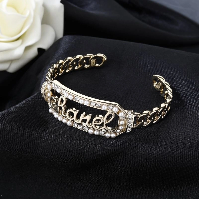 Refined Chxnxl Bracelets 293064