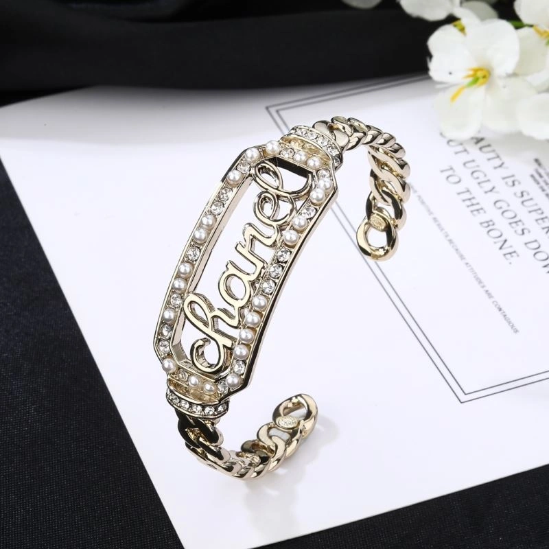 Refined Chxnxl Bracelets 293064